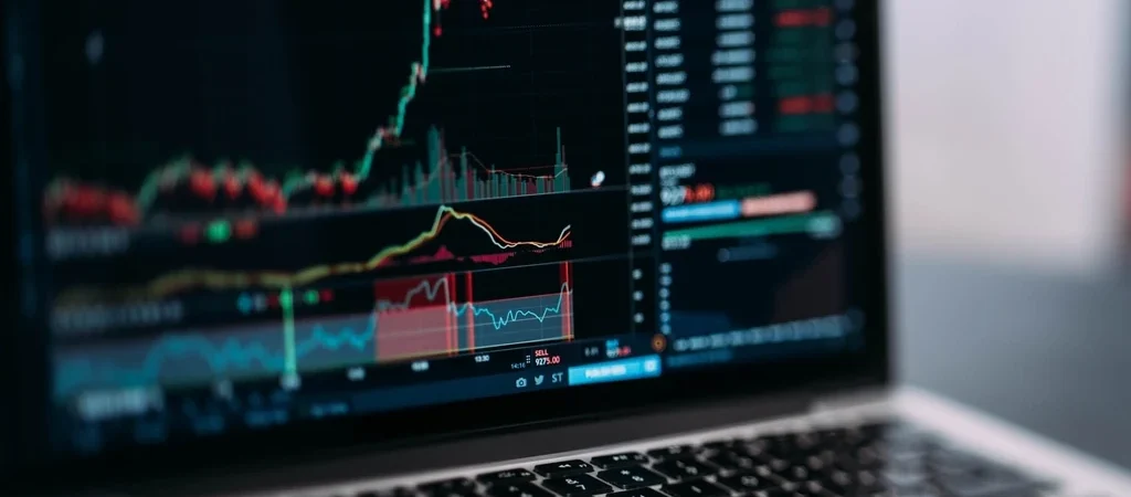 Stock Market Today: How to Read the Headlines and Protect Your Portfolio
