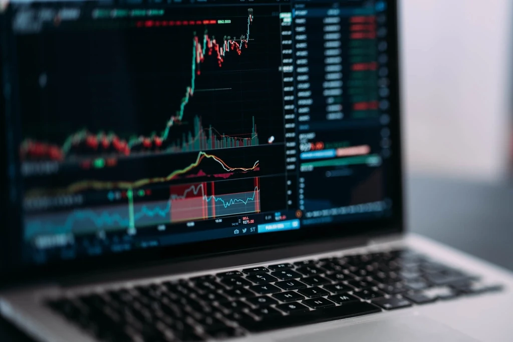 Stock Market Today: How to Read the Headlines and Protect Your Portfolio