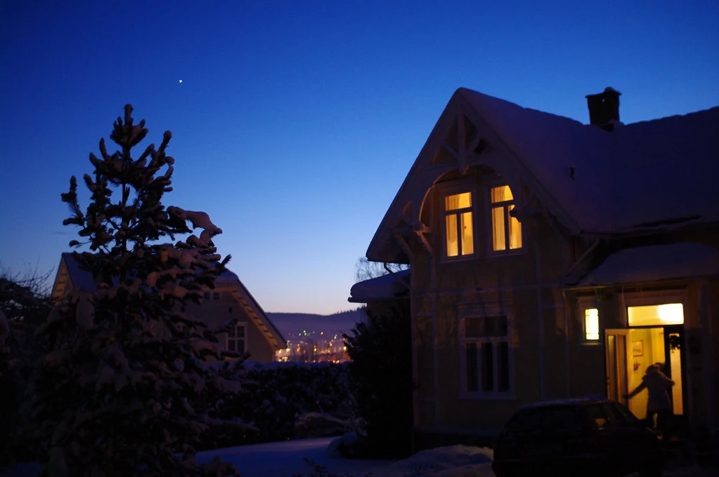 Winter Home Protection on a Budget: Pipes, Roofs and Insurance Before the Snow